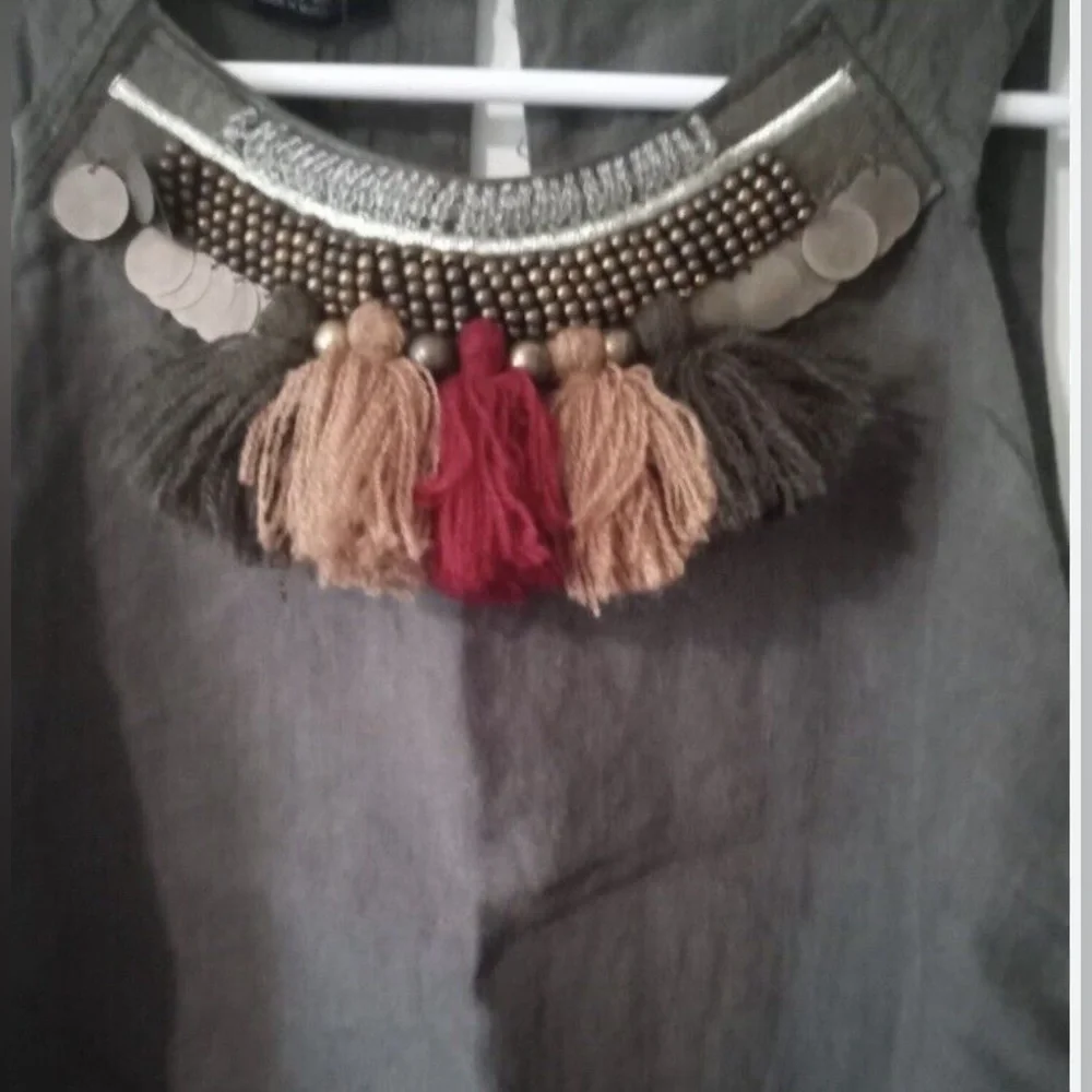 ZARA khaki green linen top with tassels appliqués size extra small - Picture 3 of 5